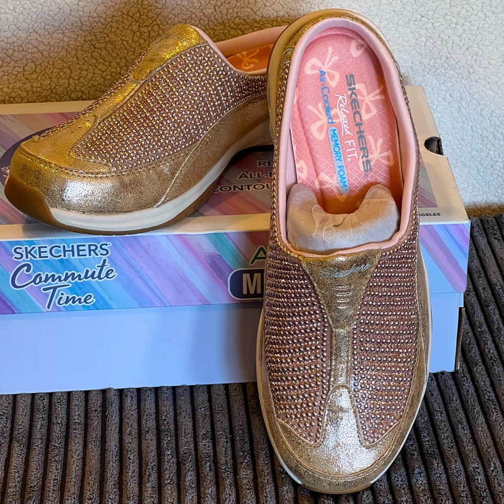 SKECHERS Slip On, NWT, Relaxed Fit 8.5, Pretty Rose Gold Color